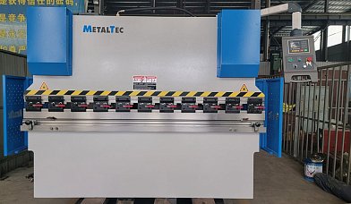 Фото 59 - MetalTec HBM 63/2500 (Е22, инвертор заднего упора) листогибочный гидравлический пресс.