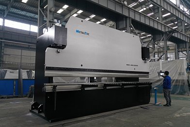Фото 77 - MetalTec HBC 800/6000 листогибочные гидравлические прессы с ЧПУ большого тоннажа.