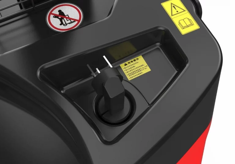 Фото 3 - Штабелер электрический самоходный EP Equipment ESR151 (LI-ION, 2W300, с платформой без поручней).